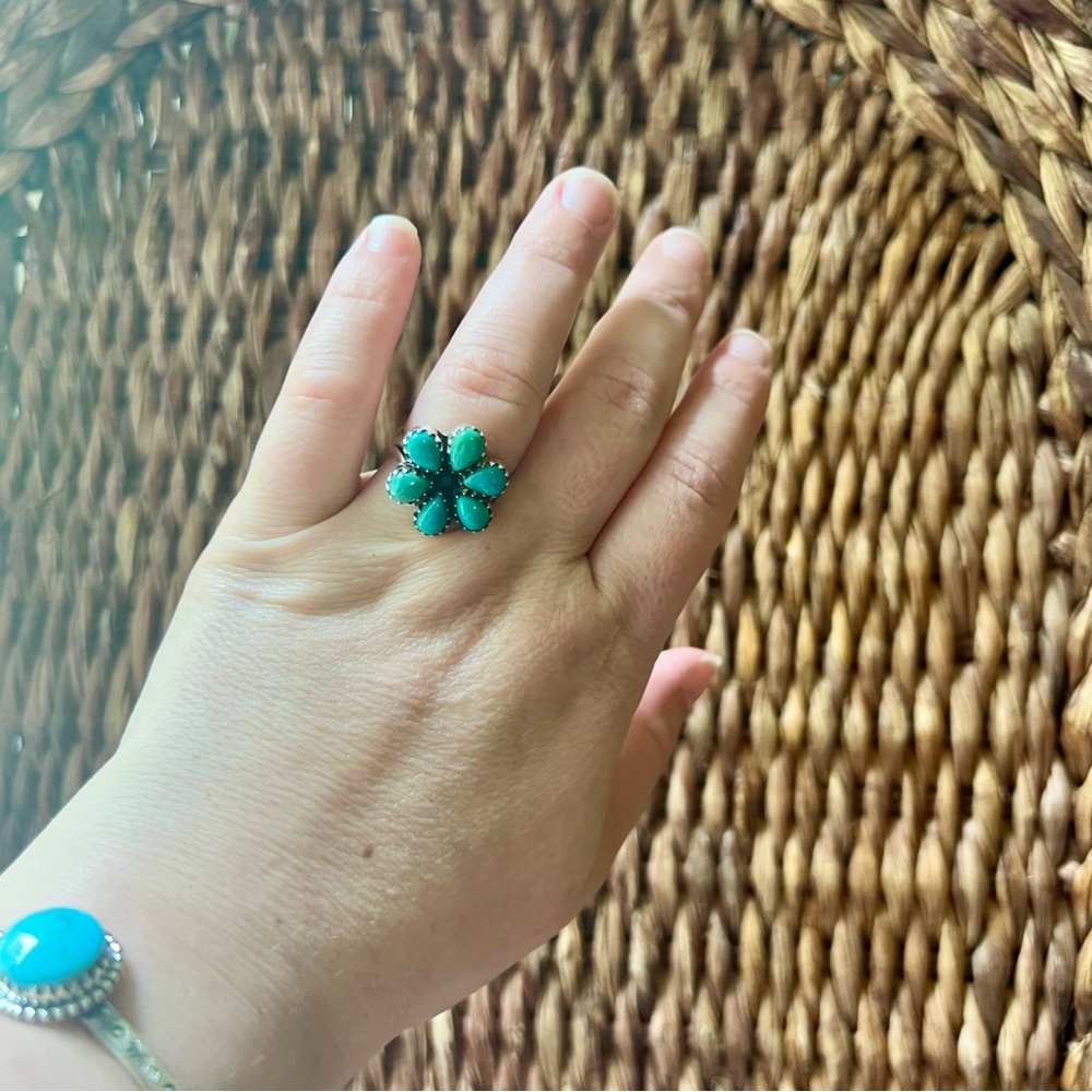 Turquoise Flower Ring - Picture 7 of 12